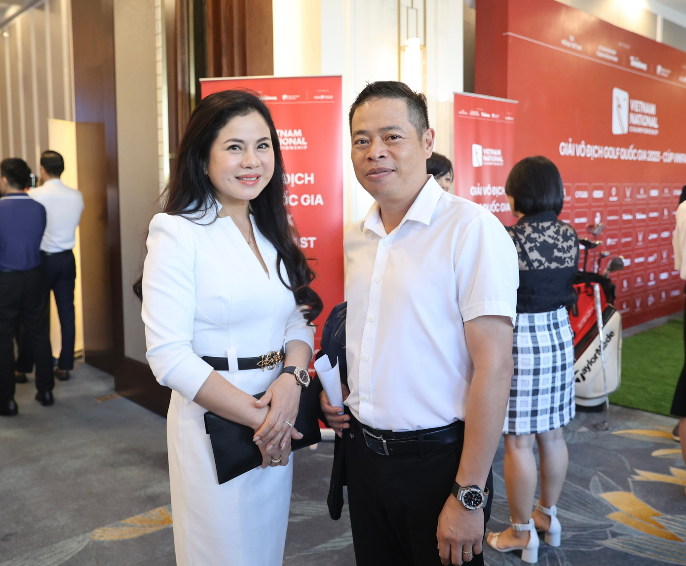 Bà Trần Thị Hoàng Mai - Giám đốc Sở Văn hóa và Thể thao thành phố Hải Phòng, đồng Trưởng ban Tổ chức Giải Vô địch Golf Quốc gia năm 2023 - Cúp VinFast dự họp báo.