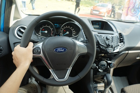 Vị trí người lái thuận tiện, dễ thao tác