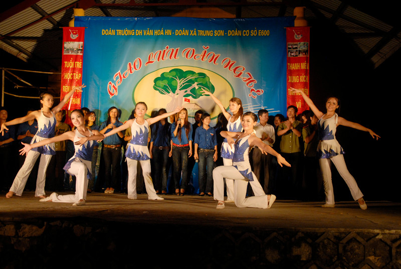 Giao lưu văn nghệ - Tuyên Quang