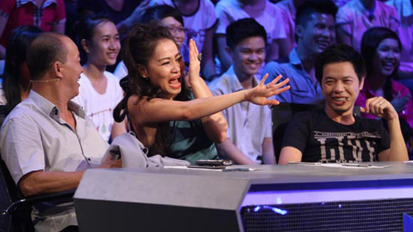 Ban giám khảo của “Đố ai hát được” cũng trải qua những giây phút kinh hoàng