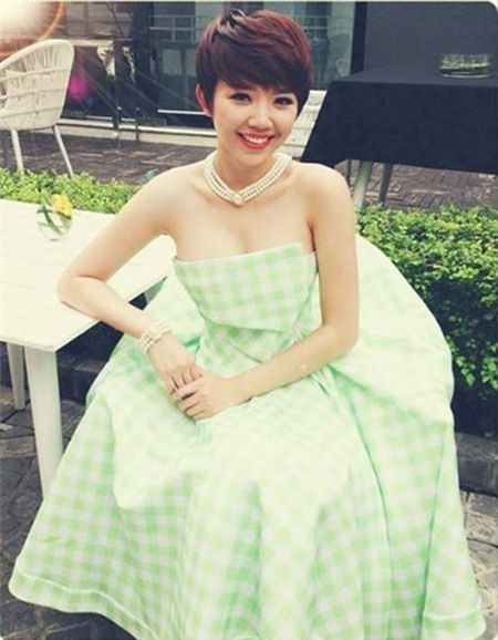 Và làn da mơn mởn của cô là một trong những điểm tạo nên sự hấp dẫn