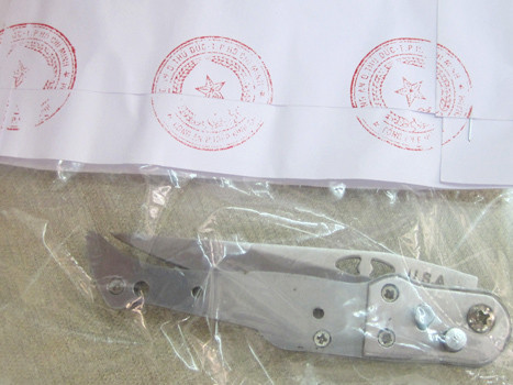 Con dao tên Trí dùng đâm anh Tú