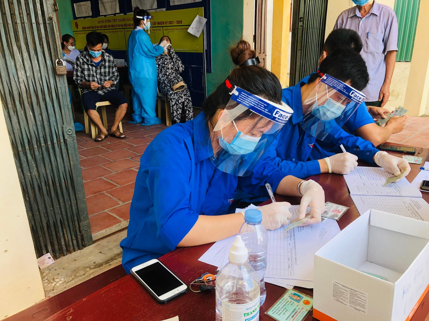 Cùng tham gia công tác phòng chống dịch COVID-19