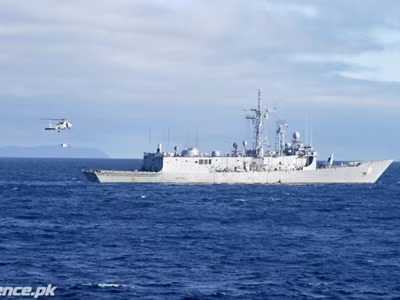 Tàu khu trục lớp Perry được trang bị tên lửa dẫn hướng	Ảnh: Defence.pk