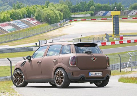 Màu nâu lại phù hợp với người mệnh Kim. Màu nâu lại phù hợp với người mệnh Kim