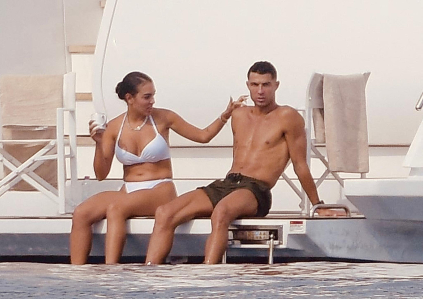 Georgina Rodriguez cùng Ronaldo đi nghỉ ở Pháp trước khi bay sang Venice. Ảnh: Mega. Georgina Rodriguez cùng Ronaldo đi nghỉ ở Pháp trước khi bay sang Venice. Ảnh: Mega.