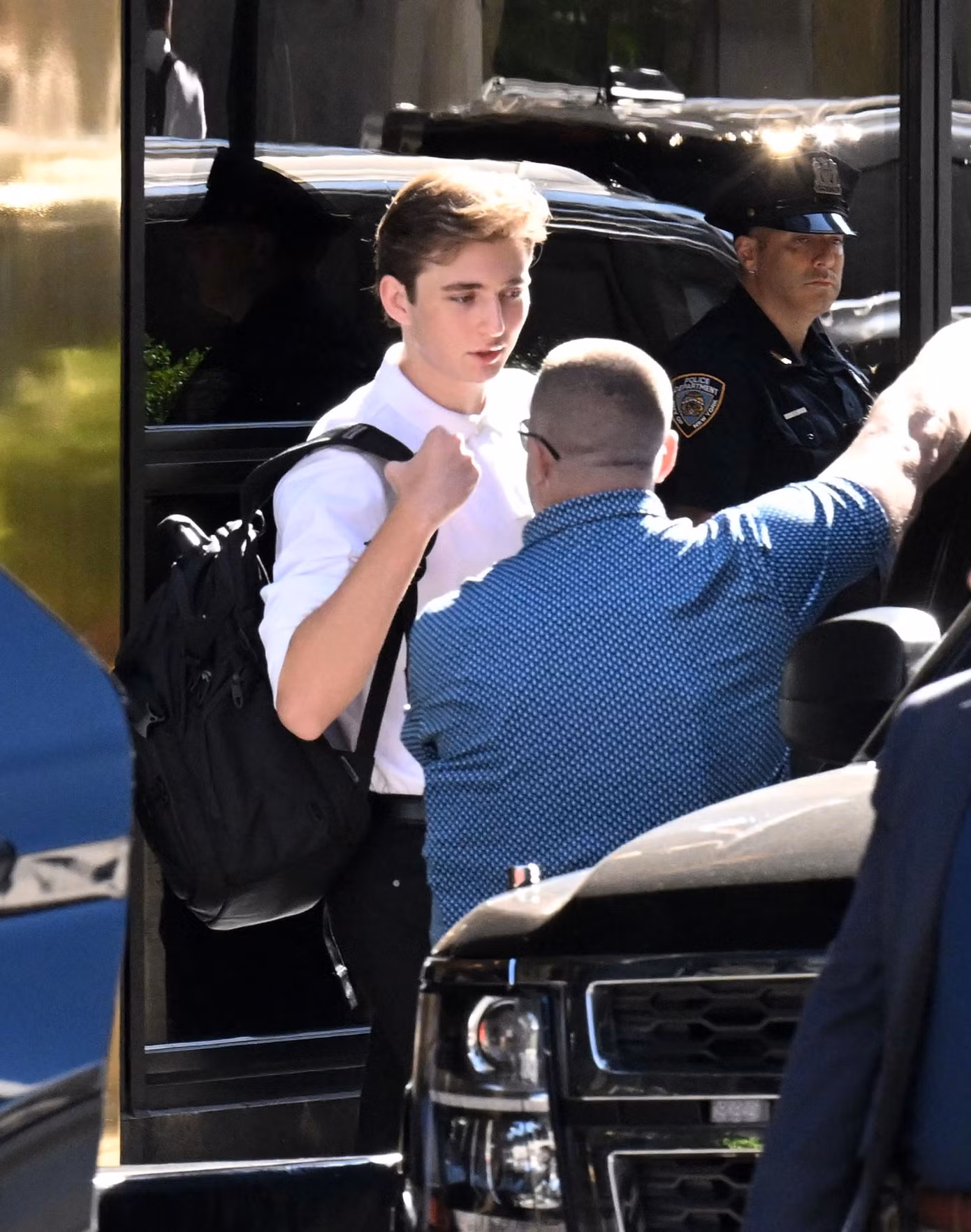 Barron Trump thành tâm điểm nhờ chiều cao ấn tượng và gương mặt điển trai. Ảnh: NYPost. Barron Trump thành tâm điểm nhờ chiều cao ấn tượng và gương mặt điển trai. Ảnh: NYPost.