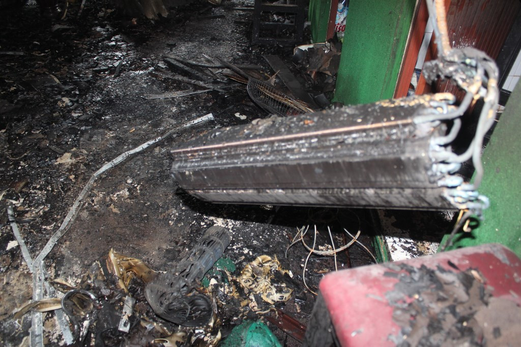 Nhiều tài sản trong nhà bị cháy rụi