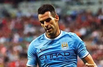 Negredo là tân binh mới nhất trên hàng công Man City. Negredo là tân binh mới nhất trên hàng công Man City