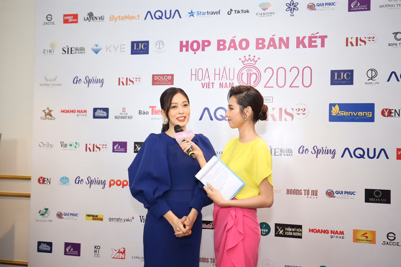 Top 60 thí sinh khoe sắc tại họp báo Vòng Bán kết toàn quốc Hoa hậu Việt Nam 2020 ảnh 25