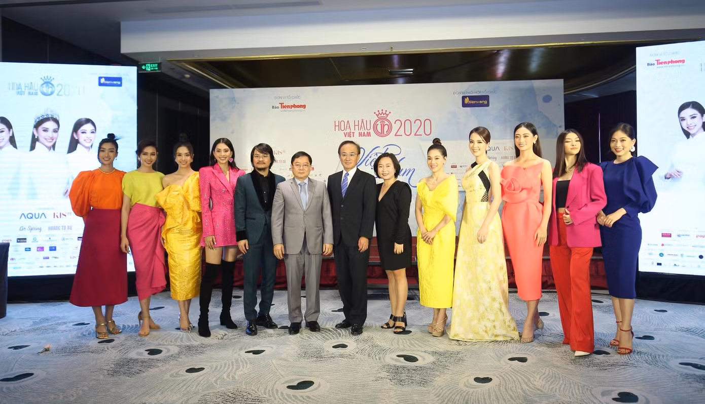 Top 60 thí sinh khoe sắc tại họp báo Vòng Bán kết toàn quốc Hoa hậu Việt Nam 2020 ảnh 1