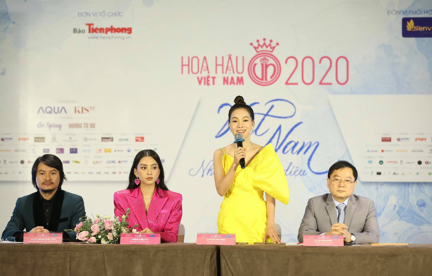 Top 60 thí sinh khoe sắc tại họp báo Vòng Bán kết toàn quốc Hoa hậu Việt Nam 2020 ảnh 4