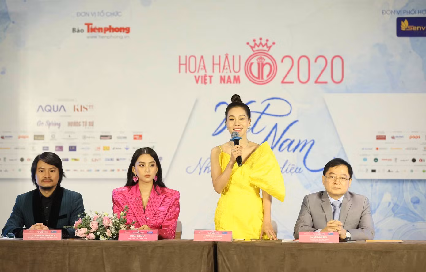 Top 60 thí sinh khoe sắc tại họp báo Vòng Bán kết toàn quốc Hoa hậu Việt Nam 2020 ảnh 4