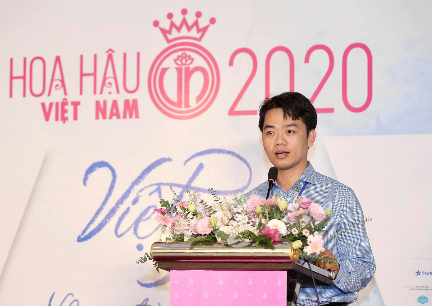 Top 60 thí sinh khoe sắc tại họp báo Vòng Bán kết toàn quốc Hoa hậu Việt Nam 2020 ảnh 11