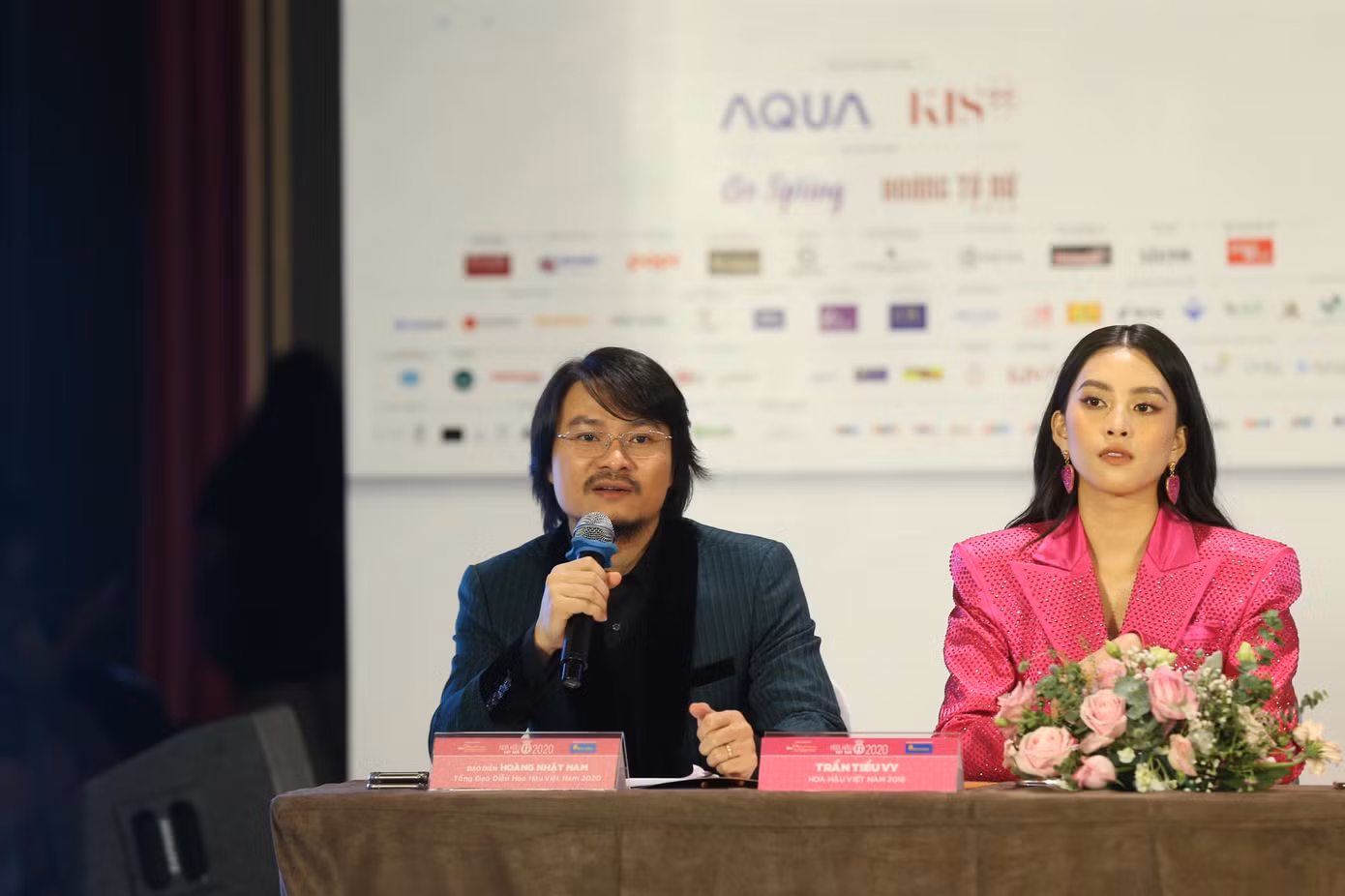 Top 60 thí sinh khoe sắc tại họp báo Vòng Bán kết toàn quốc Hoa hậu Việt Nam 2020 ảnh 7