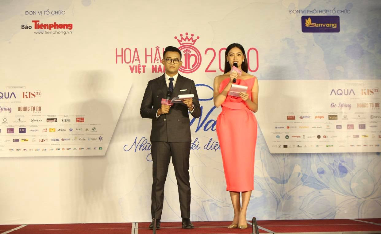 Top 60 thí sinh khoe sắc tại họp báo Vòng Bán kết toàn quốc Hoa hậu Việt Nam 2020 ảnh 23