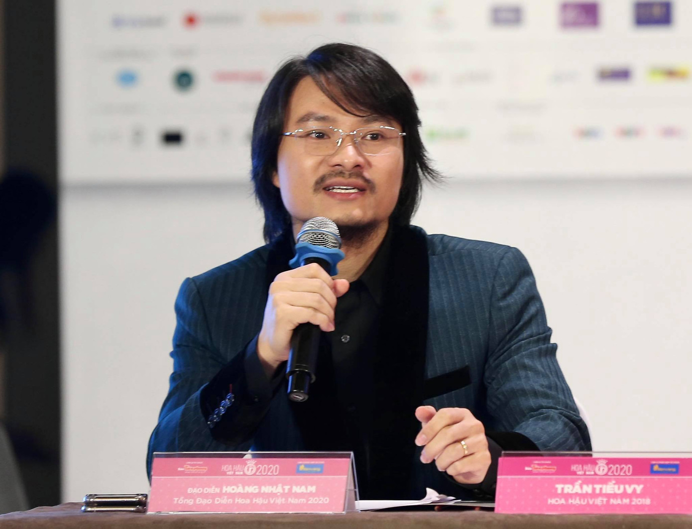 Top 60 thí sinh khoe sắc tại họp báo Vòng Bán kết toàn quốc Hoa hậu Việt Nam 2020 ảnh 2