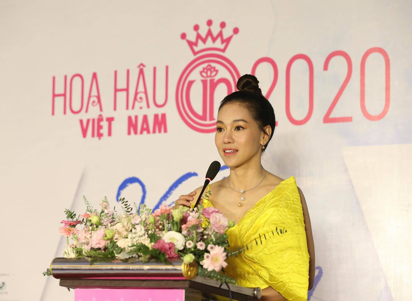 Top 60 thí sinh khoe sắc tại họp báo Vòng Bán kết toàn quốc Hoa hậu Việt Nam 2020 ảnh 17