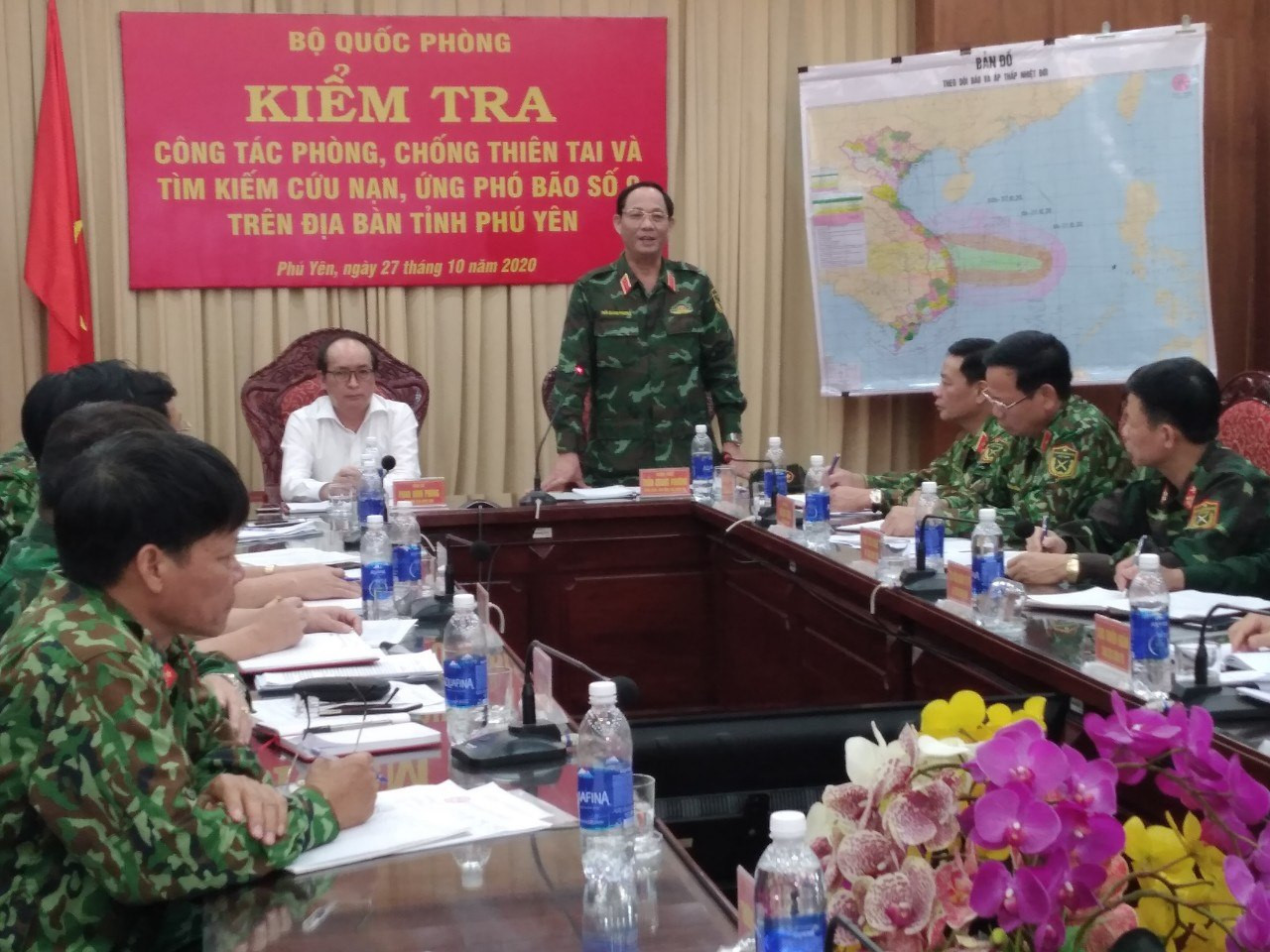 Trực thăng, xe bọc thép sẵn sàng ứng phó với bão số 9 ảnh 4