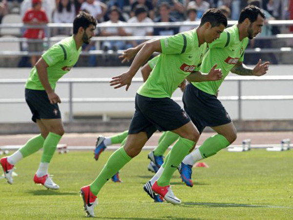 Ronaldo và 9 cầu thủ Bồ Đào Nha phải kiểm tra doping 