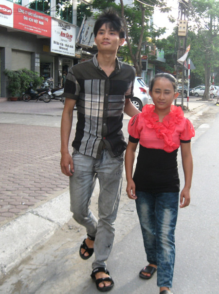 Em Bành Thị Hà(thí sinh nhỏ nhất cụm thi Vinh)