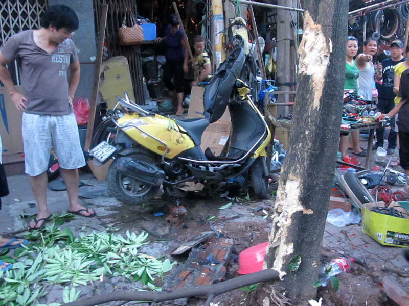 Hiện trường vụ tai nạn 'xe điên'