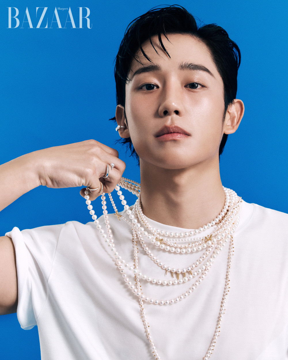 Jung Hae In là một trong những 'sao nam' được săn đón nhất hiện nay. 'Mỹ nam nở muộn' chiếm được cảm tình của khán giả nhờ ngoại hình điển trai, sáng sủa và diễn xuất linh hoạt, dễ tạo 'phản ứng hóa học' với các bạn diễn.