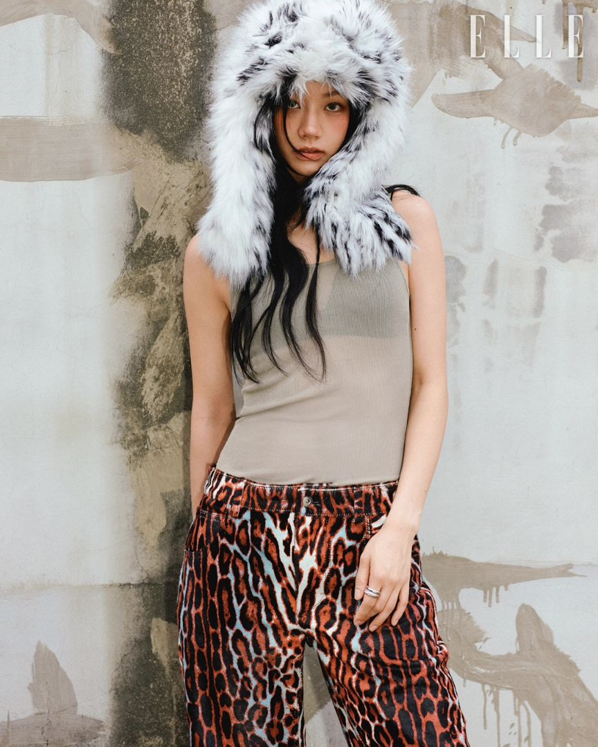 Nói về khoảnh khắc 'chiến thắng' nhất của mình, cô chia sẻ: “Mỗi ngày, chúng ta trải nghiệm ít nhất một loại chiến thắng nào đó, hoặc có nhiều cảm xúc khác nhau như thất vọng và tức giận. Đôi khi, tôi chỉ nhận ra niềm vui và chiến thắng trong nhận thức muộn màng và tiếc nuối vì không thể tận hưởng trọn vẹn những khoảnh khắc đó. Vì vậy, tôi cố gắng nghĩ về những khoảnh khắc hạnh phúc hằng ngày và trở nên hạnh phúc hơn”.