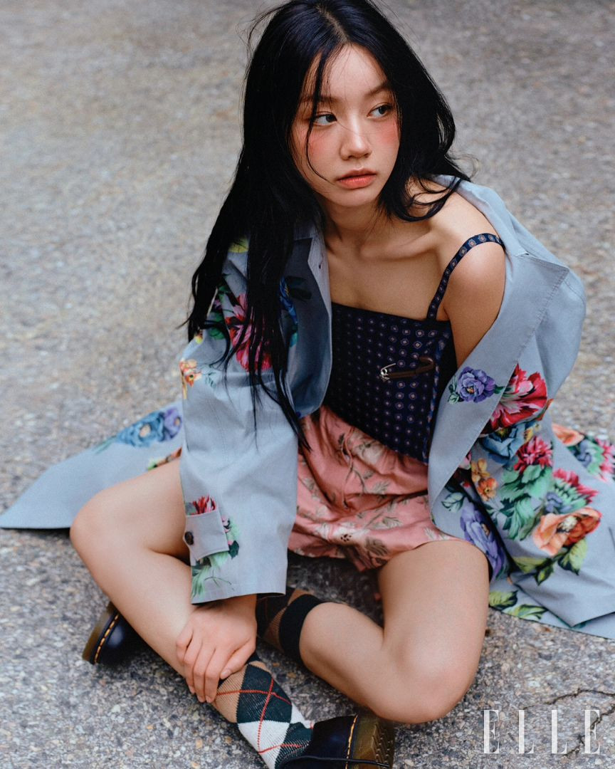 "Tôi đánh giá cao việc được nhìn nhận như một người mơ mộng, nhưng tôi không chắc liệu mình có phải như thế hay không. Tôi rất nhạy cảm, nhưng tôi lại hay đi sâu vào các khía cạnh thực tế trong cuộc sống. Đôi khi, tôi ước mình có thể là một người mơ mộng hơn.Tuy nhiên, nếu niềm vui trong cuộc sống của tôi có thể được định nghĩa bằng một từ tuyệt vời thì tôi không muốn từ bỏ điều đó".