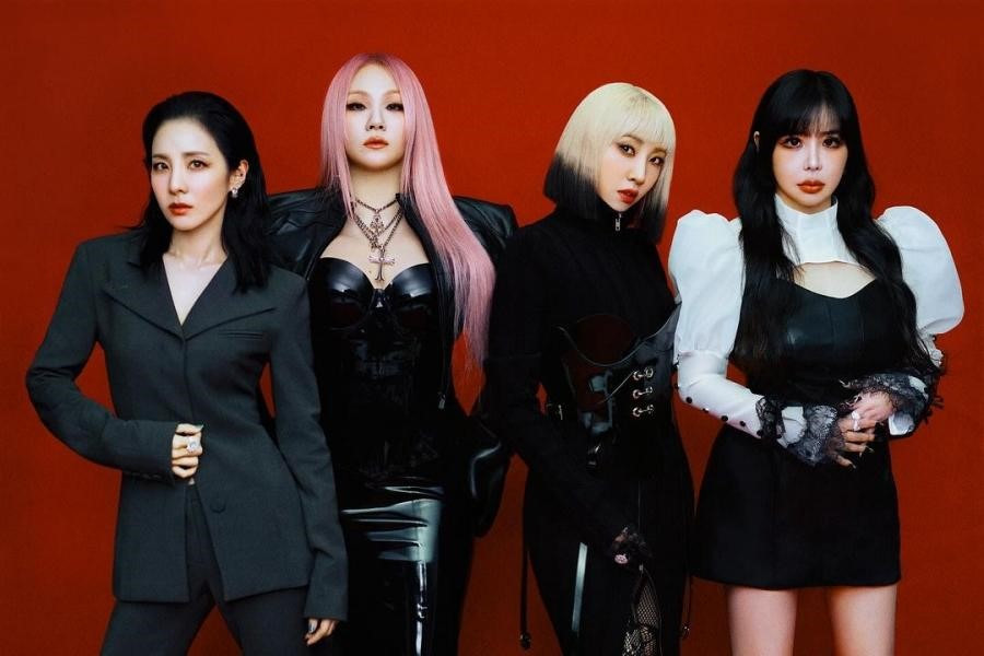 Các thành viên 2NE1, bao gồm CL, Sandara Park và Minzy, đã ăn mừng tin tức này trên các tài khoản mạng xã hội cá nhân của họ, ngay sau thông báo chính thức của Yang Hyun Suk. Các thành viên 2NE1, bao gồm CL, Sandara Park và Minzy, đã ăn mừng tin tức này trên các tài khoản mạng xã hội cá nhân của họ, ngay sau thông báo chính thức của Yang Hyun Suk.