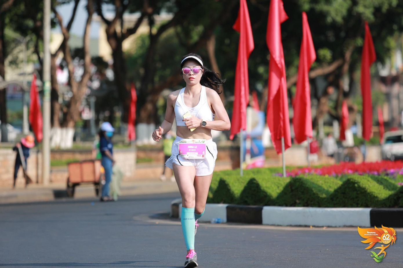 "Tôi đang sinh sống và làm việc tại thành phố biển Nha Trang. Khí hậu của Nha Trang và Phú Yên khá tương đồng và thể chất tôi cũng rất hợp với thời tiết Nha Trang, nên tôi nghĩ, vấn đề nắng nóng, oi bức vùng biển sẽ không phải là trở ngại quá lớn của tôi. Bởi, tôi đã tập luyện với thời tiết như thế mỗi ngày rồi. Với 'thiên thời, địa lợi, nhân hoà' như vậy, tôi hy vọng mình sẽ có một race tuyệt vời và trọn vẹn". "Tôi đang sinh sống và làm việc tại thành phố biển Nha Trang. Khí hậu của Nha Trang và Phú Yên khá tương đồng và thể chất tôi cũng rất hợp với thời tiết Nha Trang, nên tôi nghĩ, vấn đề nắng nóng, oi bức vùng biển sẽ không phải là trở ngại quá lớn của tôi. Bởi, tôi đã tập luyện với thời tiết như thế mỗi ngày rồi. Với 'thiên thời, địa lợi, nhân hoà' như vậy, tôi hy vọng mình sẽ có một race tuyệt vời và trọn vẹn".