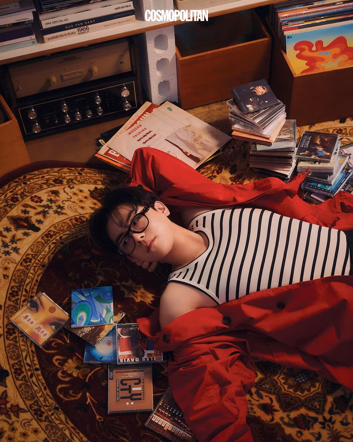 Kim Do Hoon cũng bày tỏ nguyện vọng được thử sức với thể loại phim tình cảm lãng mạn: “Động lực cảm xúc trong chuyện tình cảm luôn hấp dẫn. Đó cũng là một trong những mối quan tâm lớn nhất của mọi người. Đó là lý do tại sao tôi thực sự muốn thử sức với thể loại phim lãng mạn. Mặc dù diễn xuất rất quan trọng nhưng các khía cạnh bên ngoài cũng rất quan trọng đối với một nam chính trong phim lãng mạn, vì vậy, tôi muốn thực hiện điều đó khi tôi đã chuẩn bị kỹ hơn. Nếu tôi đóng phim lãng mạn, tôi cảm thấy mình cũng sẽ khá lo lắng”.