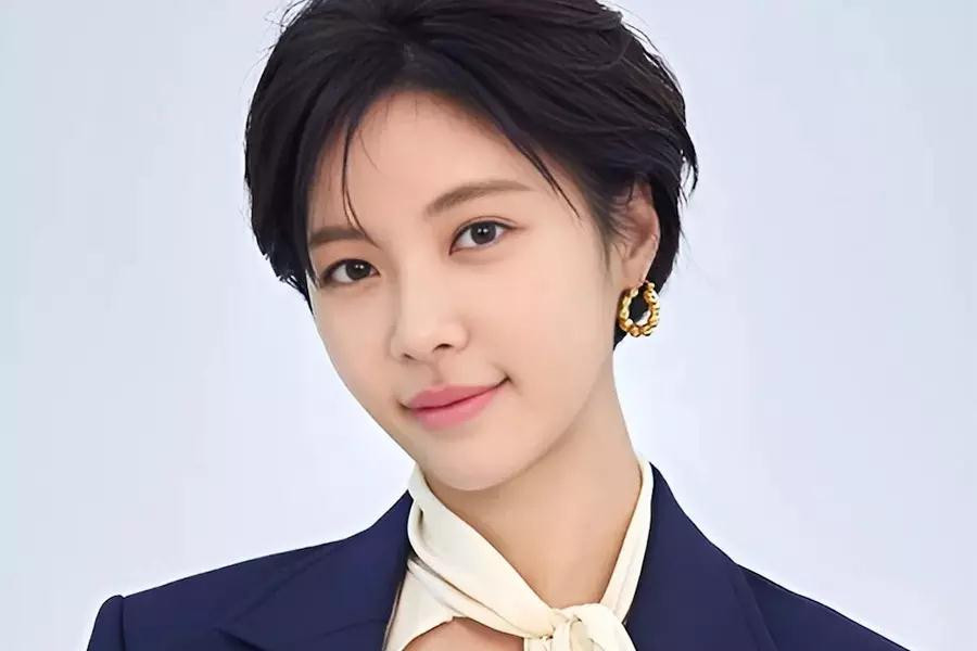 Hwang Jung Eum gần đây nhất đóng vai chính trong bộ phim truyền hình The Escape of the Seven (Cuộc chiến sinh tồn) và hiện đang chuẩn bị cho mùa thứ hai The Escape of the Seven: Resurrection. Hwang Jung Eum gần đây nhất đóng vai chính trong bộ phim truyền hình The Escape of the Seven (Cuộc chiến sinh tồn) và hiện đang chuẩn bị cho mùa thứ hai The Escape of the Seven: Resurrection.