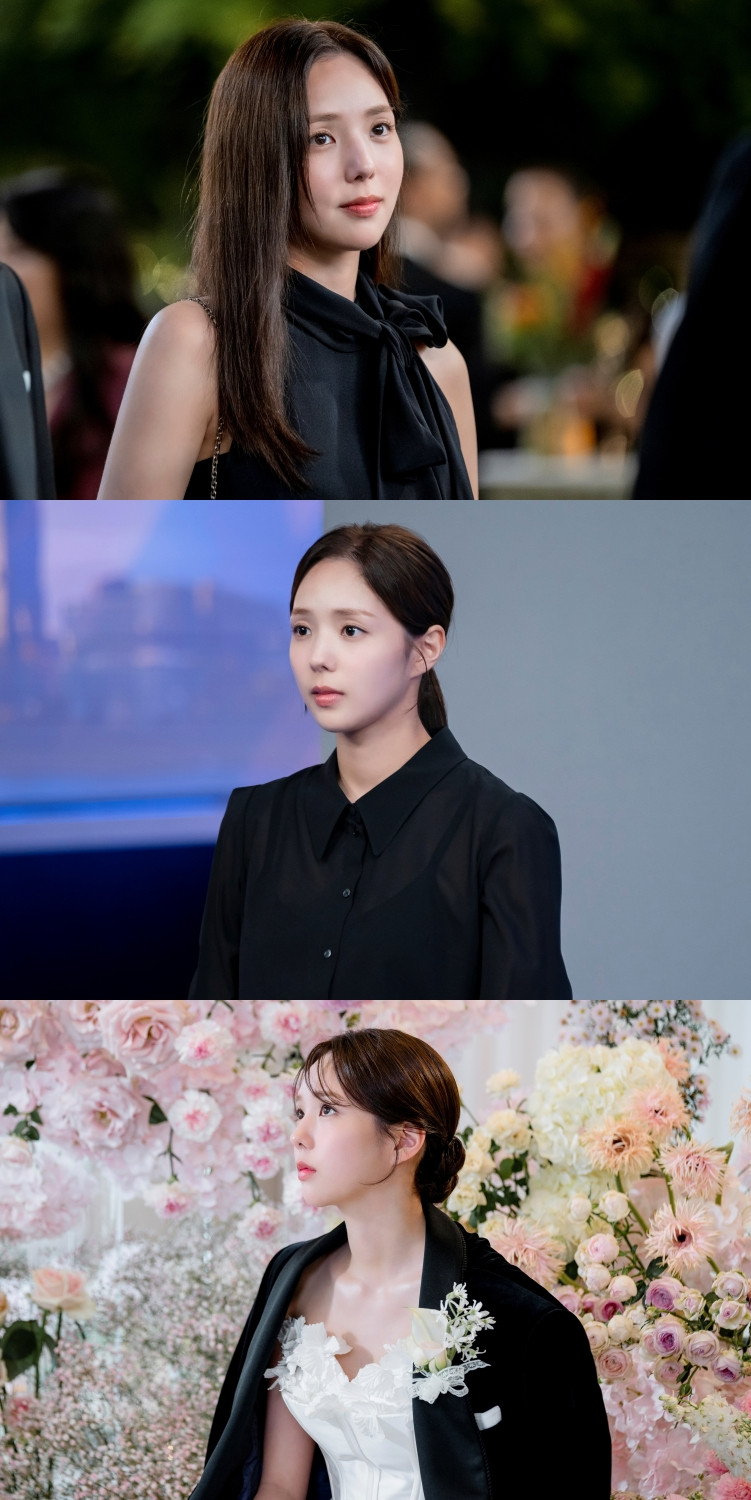 Chae Soo Bin vào vai Hong Hee Joo, vợ của Sa Eon, một phiên dịch viên ngôn ngữ ký hiệu đang phải vật lộn với chứng câm chọn lọc. Mặc dù nghề nghiệp của họ đòi hỏi phải giao tiếp liên tục với người khác, Sa Eon và Hee Joo không thể thực sự giao tiếp với nhau. Nữ diễn viên đã thể hiện rất tốt sự cô đơn, nỗi đau và sự kìm nén của nhân vật mang đến nhiều cảm xúc. Chae Soo Bin đã thể hiện sự đồng bộ hoàn hảo với Hee Joo, một thông dịch viên ngôn ngữ ký hiệu mắc chứng câm. Đặc biệt, cô thu hút sự chú ý với khả năng diễn giải trôi chảy trong nhiều tình huống khác nhau, chẳng hạn như tin tức, cảnh phòng xử án cũng như kỹ năng ngôn ngữ ký hiệu thành thạo. Để đạt được mục tiêu này, Chae Soo Bin không chỉ luyện tập ngôn ngữ ký hiệu phù hợp với từng tình huống trong vài tháng, từ tiếng Hàn sang tiếng Anh, trước khi quay phim mà còn tìm kiếm lời khuyên từ các chuyên gia ngôn ngữ ký hiệu trong quá trình quay phim và nỗ lực nhiều lần để truyền tải cảm xúc của nhân vật chỉ bằng cử chỉ tay. Chae Soo Bin cũng khiến bộ phim trở nên thú vị hơn khi thể hiện sự lúng túng của nhân vật một cách hấp dẫn trong các phân đoạn chuyển biến cảm xúc từ một người không bao giờ cao giọng trước mặt Sa Eon khi sống như một cặp vợ chồng trong showbiz đến lúc trở thành kẻ tống tiền và dùng hết sức cao giọng khi nói chuyện với Sa Eon qua điện thoại, hay khi Hee Joo bị kích động trước sự khiêu khích của Sa Eon, thậm chí còn bị cuốn vào đó và tự trách mình... Cô đã xây dựng câu chuyện ban đầu một cách chắc chắn về nhân vật trung tâm của vòng xoắn bằng cách diễn xuất ngôn ngữ ký hiệu làm tan chảy mọi cảm xúc và thể hiện một cách ngoạn mục Hee Joo, người đã thay đổi 180 độ khi cô gọi điện đe dọa để thay đổi cuộc đời mình.