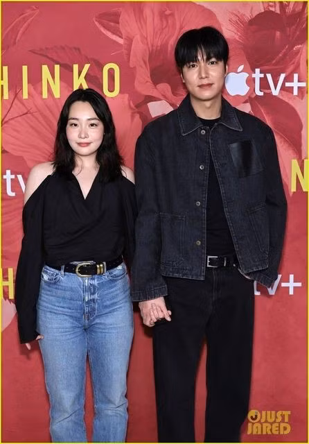 Lee Min Ho và Kim Min Ha chắc chắn tạo 'phản ứng hóa học' trên màn ảnh, và điều này còn gây ấn tượng mạnh hơn khi họ chuyển nó vào đời thực để quảng bá cho Pachinko 2.