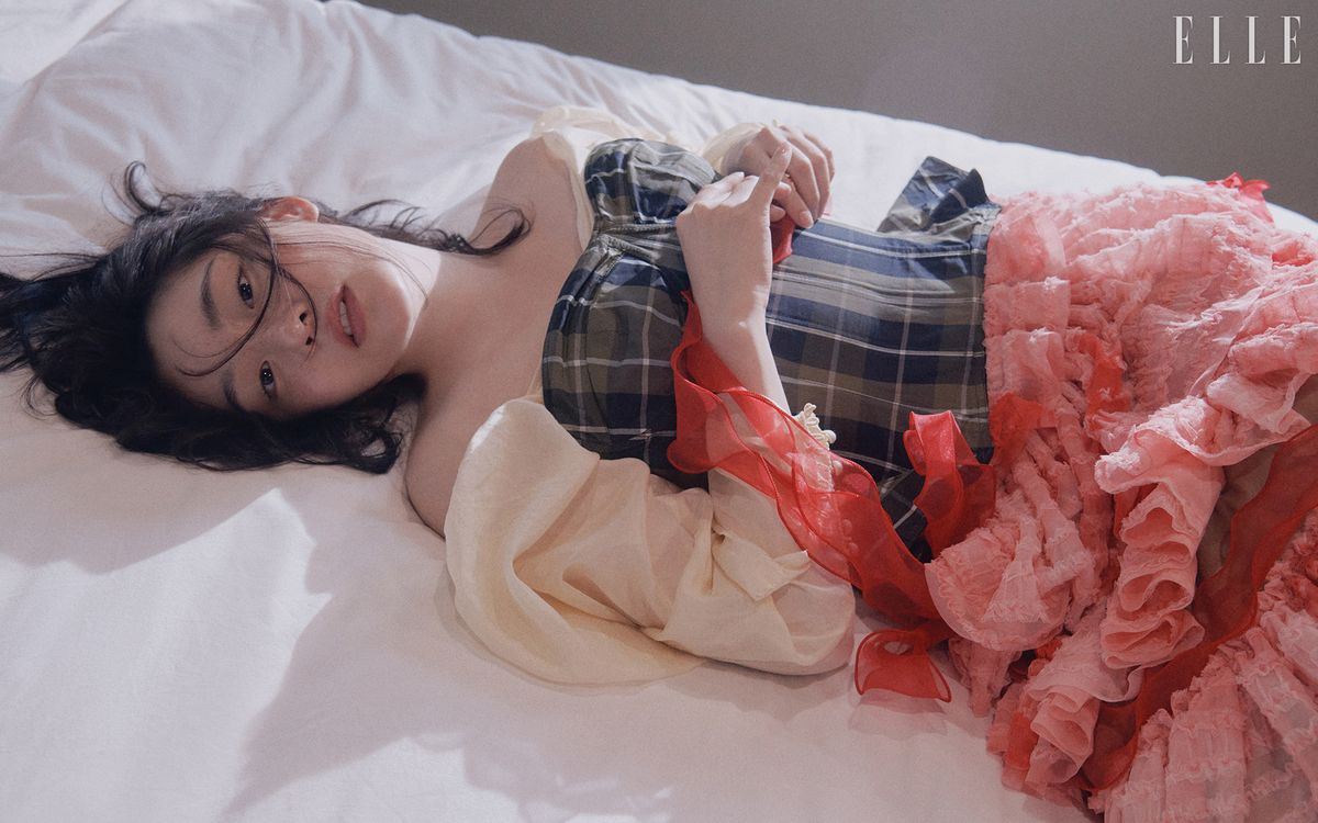 Khi được hỏi, cô không muốn mất điều gì với tư cách là một diễn viên, Kim Min Ha bộc bạch: "Bản thân tôi! Nếu tôi đánh mất chính mình, mọi thứ tôi làm đều trở nên vô nghĩa. Do đó, việc chăm sóc bản thân là ưu tiên hàng đầu của tôi. Tôi thực hành thiền định, tập thể dục và đọc sách mỗi ngày".