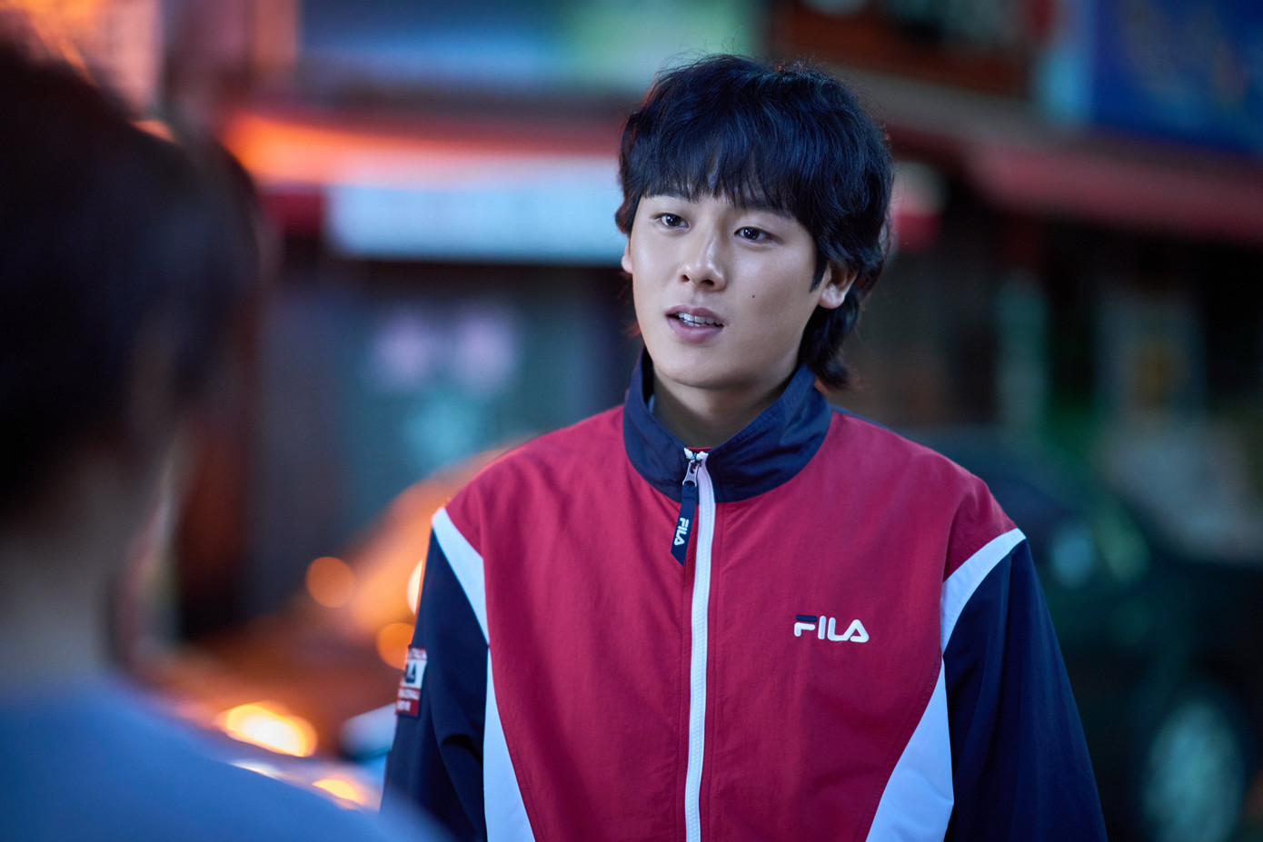 Lee Jung Ha cho biết: "Tôi thích Victory vì nó giống như một bộ phim truyền tải thông điệp về tinh thần của cổ vũ. Kịch bản đã cuốn hút tôi, và tôi cảm thấy được trao quyền trong suốt quá trình.Tôi đã tập luyện rất nhiều để vào vai thủ môn, cố gắng thể hiện kỹ năng cũng như sự quyến rũ đa dạng của mình".