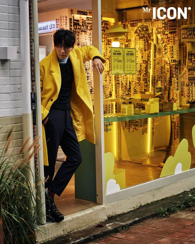 Ju Ji Hoon đang cân nhắc việc xuất hiện trong bộ phim truyền hình Love on a Single Tree Bridge. Bộ phim là câu chuyện tình lãng mạn tái hợp diễn ra khi một chàng trai và một cô gái yêu nhau say đắm thời đi học nhưng phải chia tay trong đau đớn do mâu thuẫn gia đình và sự xoay vần của số phận khiến họ gặp nhau sau 15 năm.Nếu Ju Ji Hoon xuất hiện trong Love on a Single Tree Bridge thì đây sẽ là bộ phim lãng mạn đầu tiên của Ju Ji Hoon sau 18 năm kể từ Palacecủa đài MBC. Ju Ji Hoon hiện đang tham gia Lighting Store của Disney+. Ngoài ra, bộ phim PROJECT SILENCE, The Dominant Bell và Severe Trauma Center của Ju Ji Hoon dự kiến cũng sẽ được phát hành trên Netflix.