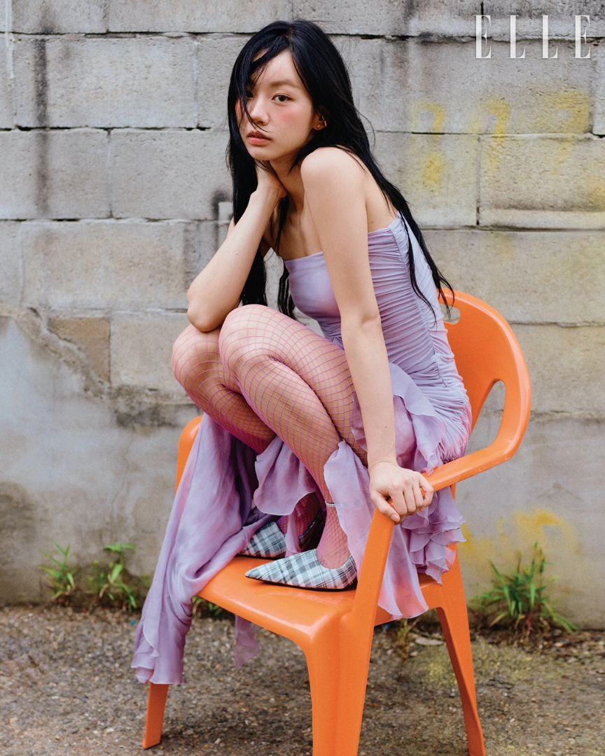 Lee Hyeri sẽ đảm nhận vai diễn trong phim truyền hình Contest of goodwill. Phim được chuyển thể từ bộ webtoon nổi tiếng cùng tên, dự kiến ra mắt năm 2025. Gần đây, Lee Hyeri còn nhận mời tham gia chương trình tạp kỹ của Netflix Agents of mystery. Đồng hành cùng cô là các ca sĩ, diễn viên nổi tiếng như Karina (Aespa), Lee Yong Jin, John Park…