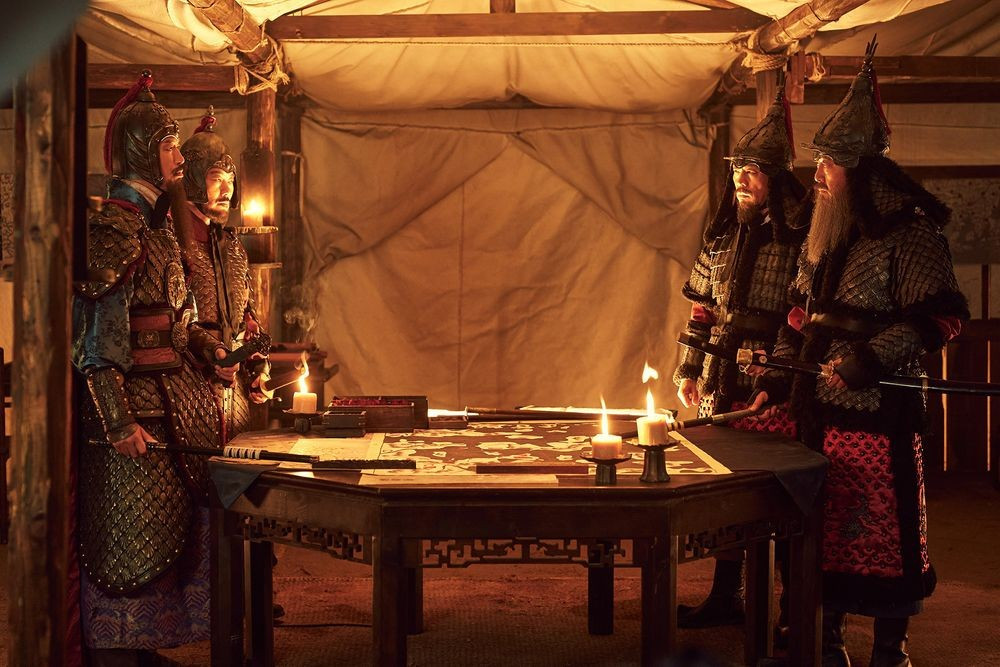 Noryang: Deadly Sea là phần thứ ba và cũng là phần cuối cùng trong bộ ba phim của đạo diễn Kim Han Min kể về những trận chiến do vị tướng huyền thoại Lee Soon Shin chỉ huy, sau các bộ phim đình đám The Admiral: Roaring Currents và Hansan: Rising Dragon.