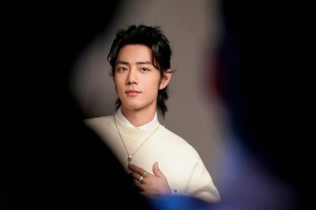 Vào ngày Tiêu Chiến được thông báo sẽ tham gia Đêm hội Weibo, hàng chục nghìn người hâm mộ đã đổ ra đường và nâng số lượt thích trên bài đăng chính thức trên Weibo lên 1,1 triệu (sau này tăng lên 1,98 triệu), đây là một kỷ lục đối với một nghệ sĩ. Nhờ sự nỗ lực trong từng vai diễn, Tiêu Chiến đã được xướng tên ở hạng mục giải thưởng Diễn viên xuất sắc nhất của năm cùng hai tiền bối Lôi Giai Âm và Mã Lệ tại Đêm hội Weibo 2023.