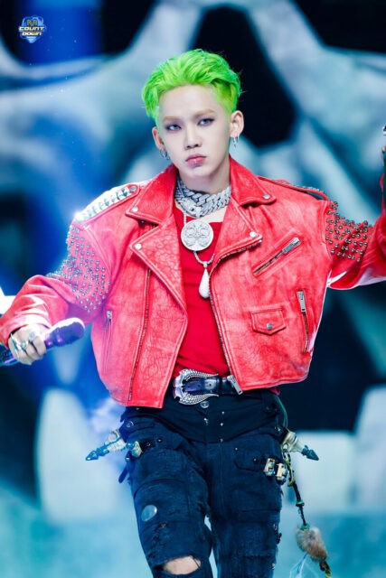 Jihoon cũng đảm nhiệm vị trí Leader, Vocalist và Dancer trong nhóm.