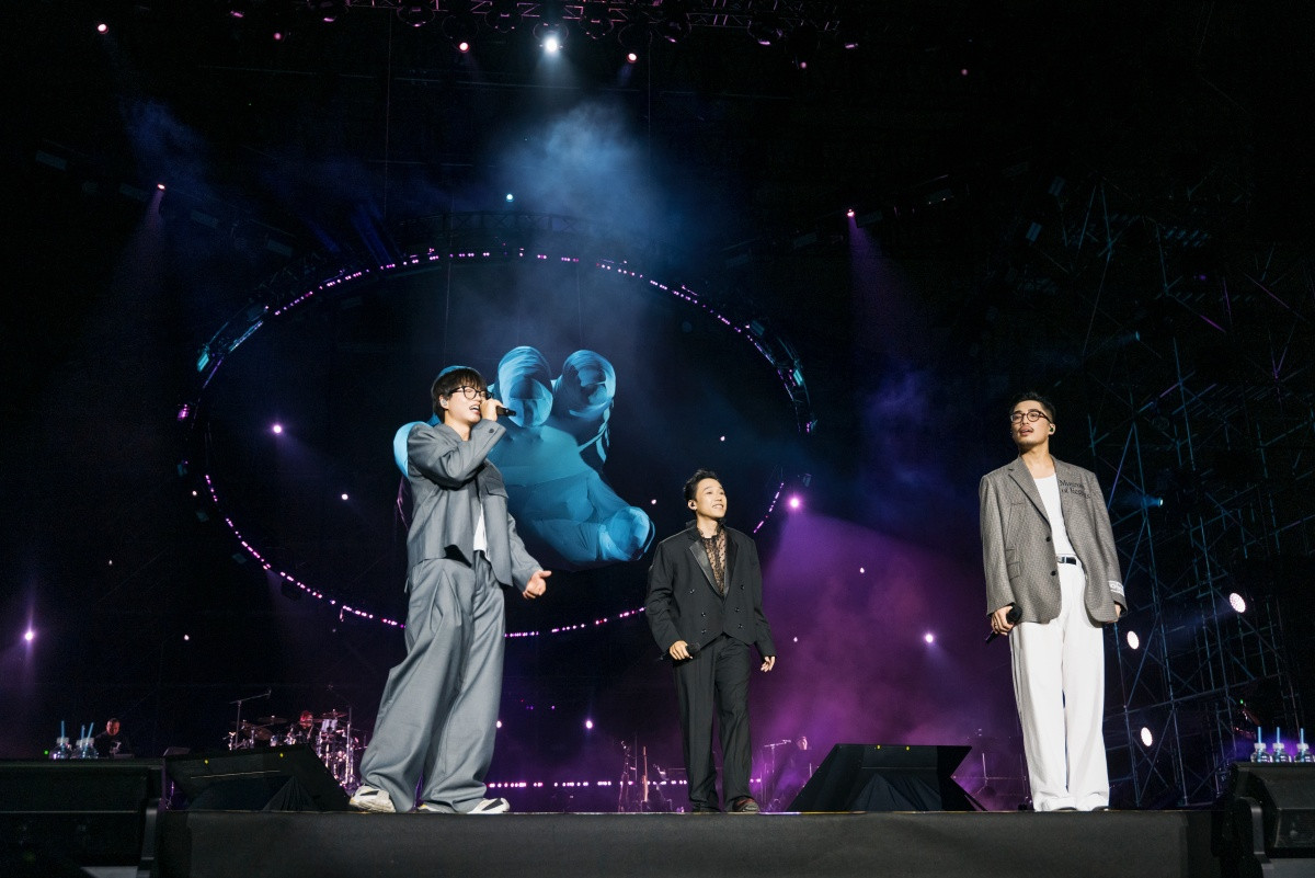 Bộ ba Vũ - Low G và Madihu tái hiện những tiết mục từng 'gây sốt' trong concert tại TP. Hồ Chí Minh. Bộ ba Vũ - Low G và Madihu tái hiện những tiết mục từng 'gây sốt' trong concert tại TP. Hồ Chí Minh.