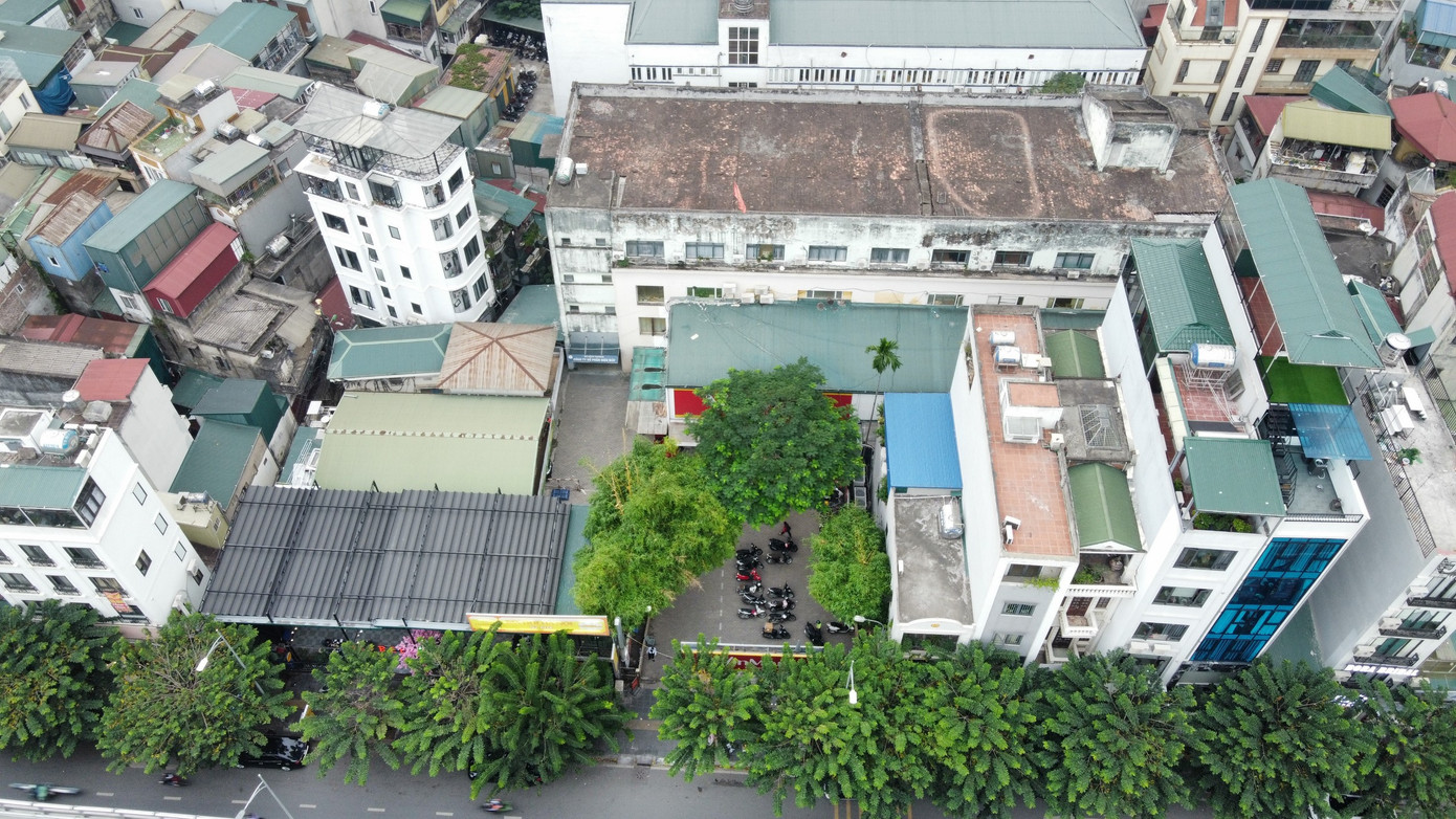 Tại phường Đồng Tâm, có khu đất của Công ty cổ phần Điện máy (Todimax) ở số 163 Đại La hiện đang cho thuê làm siêu thị trong khi trường mầm non Đồng Tâm đang phải mượn tạm trên đất phường Trương Định.