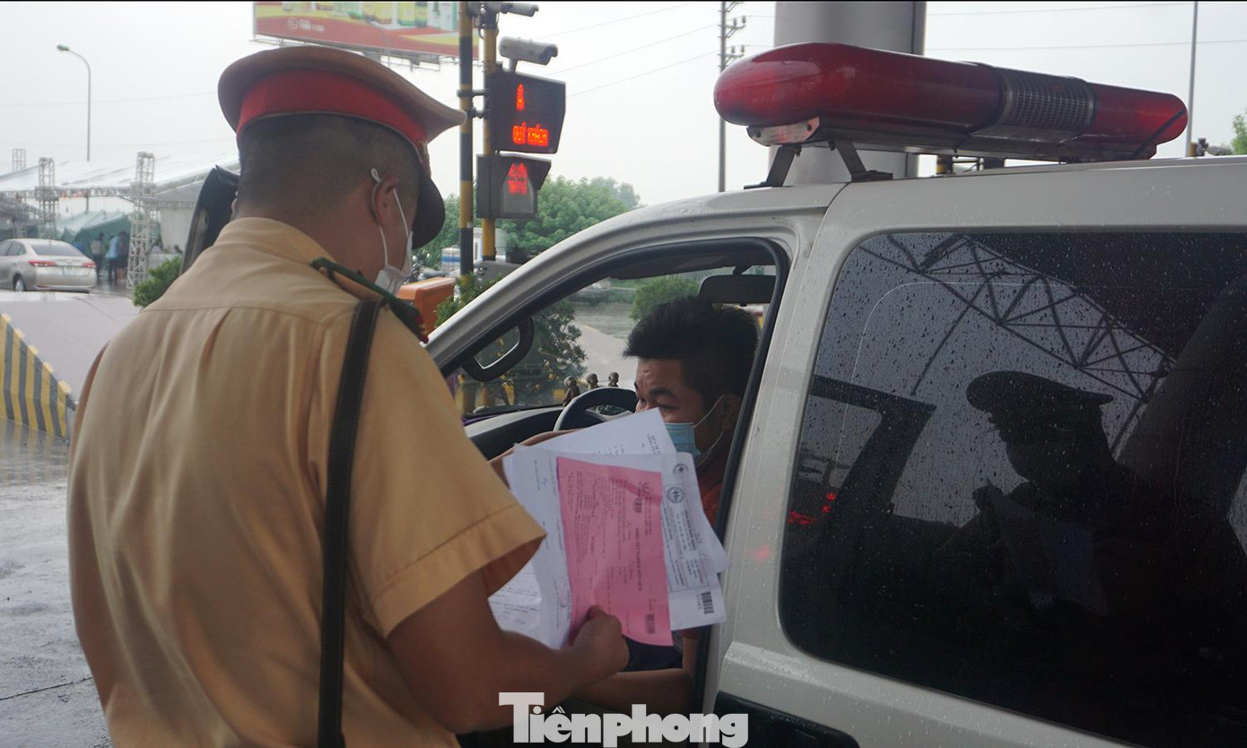 Theo cán bộ tại chốt, việc lắp đặt hệ thống camera quét mã QR Code sẽ giúp giảm tiếp xúc giữa tổ công tác và người dân trong thời điểm dịch COVID-19 diễn biến phức tạp.