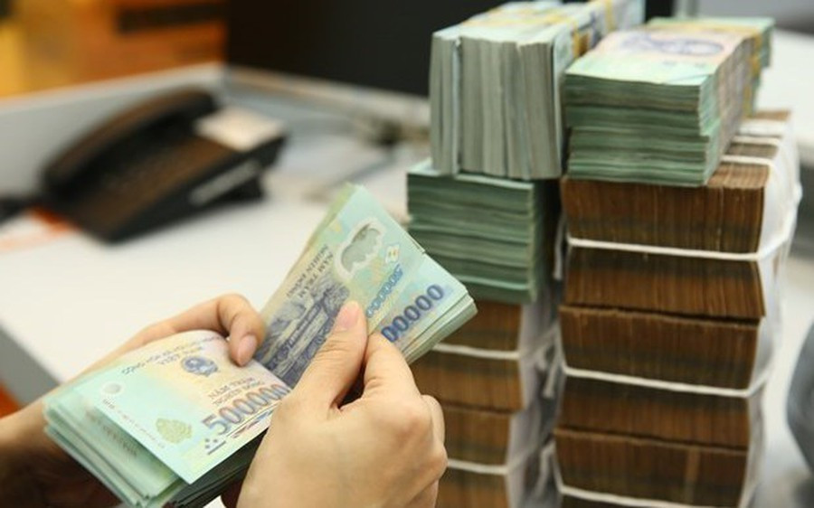 Để thúc đẩy tăng trưởng kinh tế, các chuyên gia kinh tế cho rằng cần có giải pháp hỗ trợ dòng tiền, tăng khả năng tiếp cận vốn vay cho doanh nghiệp, người dân. Để thúc đẩy tăng trưởng kinh tế, các chuyên gia kinh tế cho rằng cần có giải pháp hỗ trợ dòng tiền, tăng khả năng tiếp cận vốn vay cho doanh nghiệp, người dân.