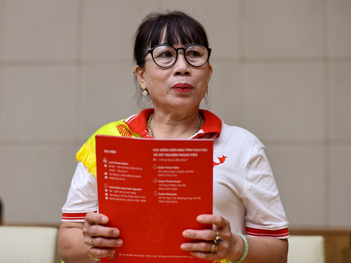 Đại biểu Hồ Kim Phượng chia sẻ tại cuộc gặp mặt Đại biểu Hồ Kim Phượng chia sẻ tại cuộc gặp mặt