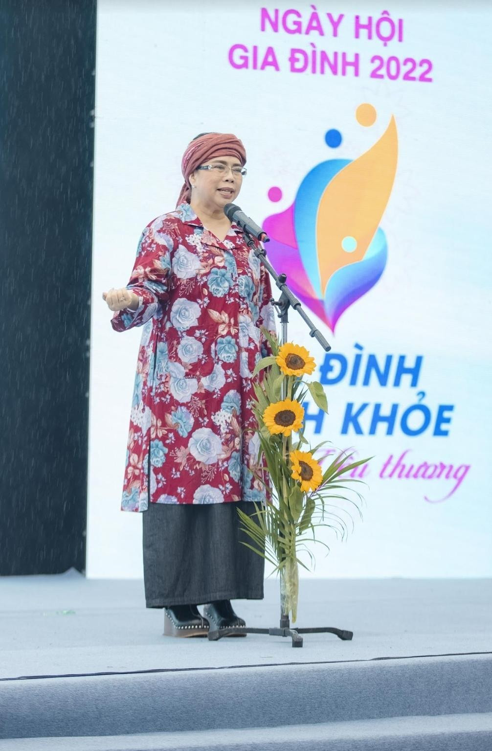 Sự chung tay góp sức của hàng chục ngàn lao động của Tập đoàn TH, của ngân hàng TMCP Bắc Á và các đơn vị mà Ngân hàng TMCP Bắc Á tư vấn đầu tư đã được gửi gắm qua những hoạt động ý nghĩa của Quỹ Vì Tầm Vóc Việt. "Chương trình này sẽ được nối dài để hỗ trợ những em bé có hoàn cảnh khó khăn, chắp cánh cho các em có cơ hội được đến trường, hiện thực hóa những ước mơ mà các em mong muốn nhưng điều kiện không cho phép” - Anh hùng lao động Thái Hương, Nhà sáng lập, Chủ tịch Hội đồng Chiến lược Tập đoàn TH, Tổng Giám đốc Ngân hàng TMCP Bắc Á chia sẻ. Tại sự kiện, Anh hùng lao động Thái Hương tiếp tục phát động các cán bộ nhân viên ủng hộ cho đồng bào miền Trung bị ảnh hưởng bởi bão Noru. Riêng gia đình bà ủng hộ cho chương trình 5 tỷ đồng, giúp người dân ổn định lại cuộc sống sau bão.