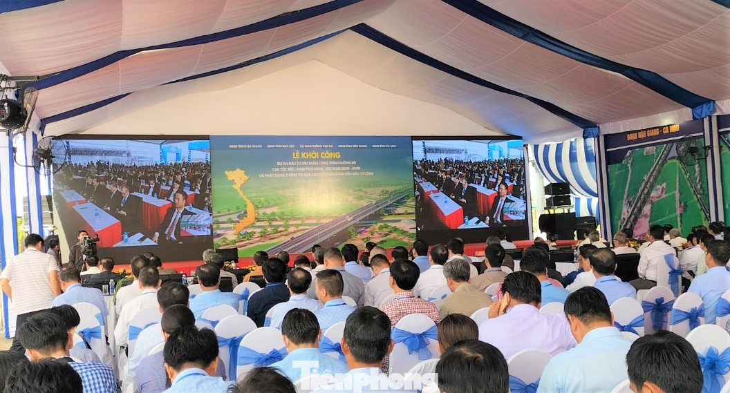 Khởi công Dự án thành phần cao tốc Hậu Giang – Cà Mau, với chiều dài 22,4 km, từ Km91+800 - Km114+200.