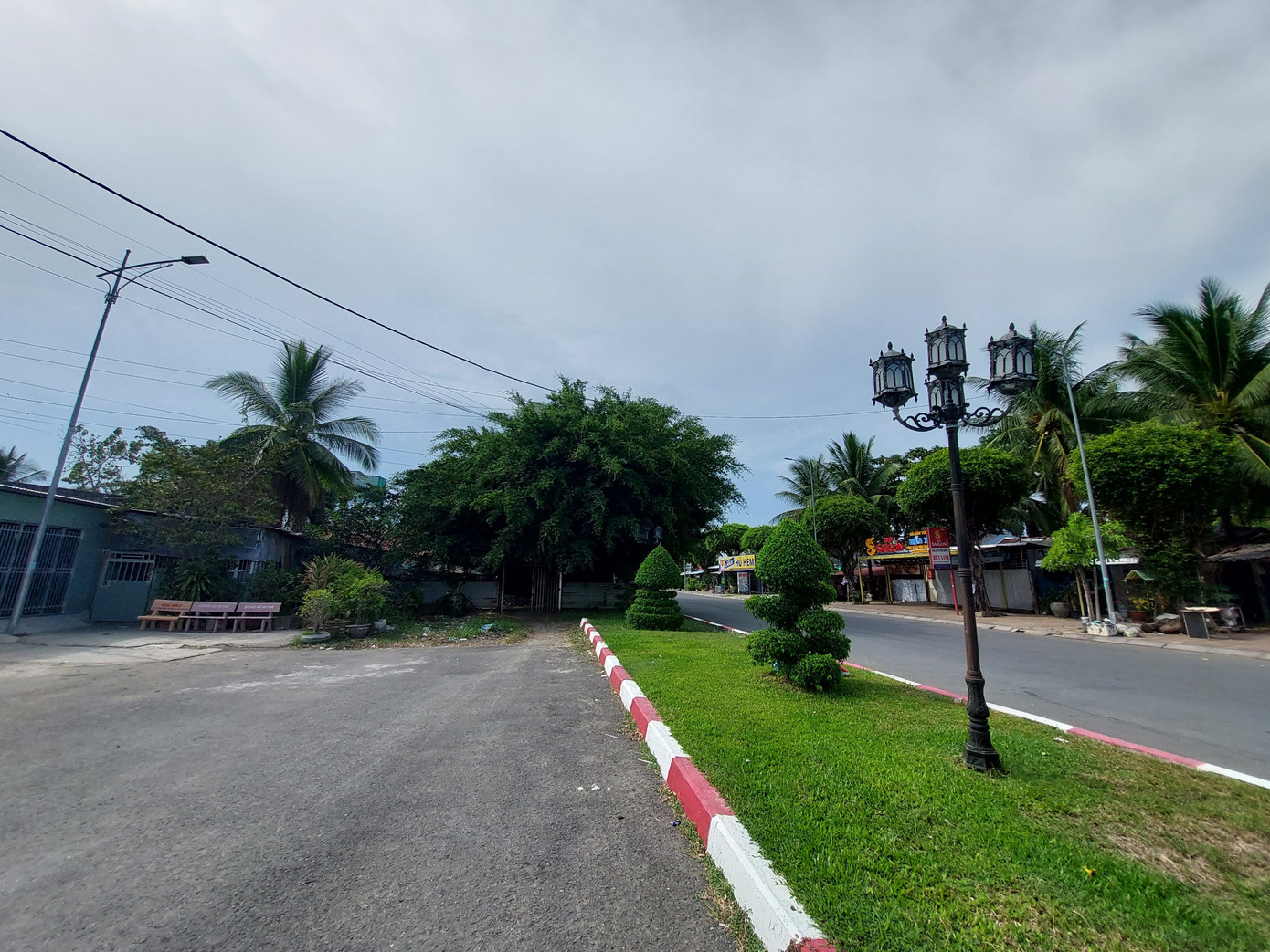 Hai căn nhà nằm giữa đường ở Bạc Liêu tồn tại gần 20 năm.